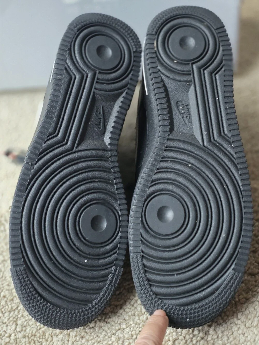 Nike colorway black